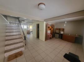 Townhouse 3 habitaciones，位于瓜亚那城的酒店