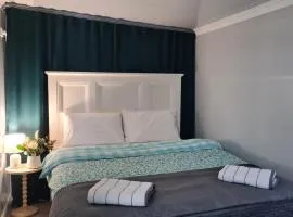 Sunset Lounge Guesthouse