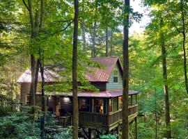 Cozy Cabin in Red River Gorge，位于Rogers的度假屋