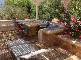 Simos suites，位于艾拉方索斯的酒店