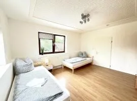 I Apartment 14 Personen - Monteurzimmer - Ferienwohnung, Großköllnbach I