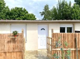 Charmante maison à Clermont avec terrasse proche de Paris，位于克莱蒙的酒店