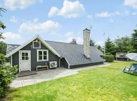 2 Bedroom Beautiful Home In Farsø