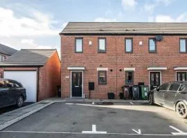 Quiet Two Bedroom House Driveway Parking & Garden