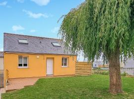 3 Bedroom Beautiful Home In Lessay，位于莱赛的酒店