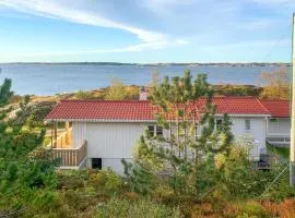 Gorgeous Home In Kvenvær With House Sea View