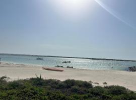 Yas Island Mayan Junior 1B Apartment 1，位于阿布扎比的酒店