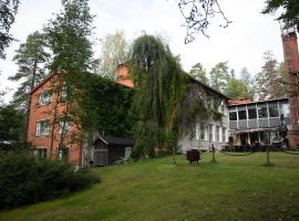 Koivu ja Kuusi Eräkeskus，位于Tammela的宾馆