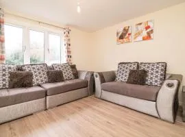Quiet and Lovely 3-bed house parking and garden