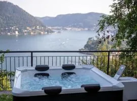 Villa amazing lake view with jacuzzi, private garden and gym