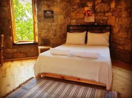 Teora stone otel no 68