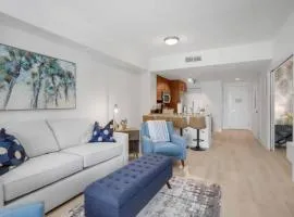 Stylish 1BR Condo Rooftop Pool Close to Beach