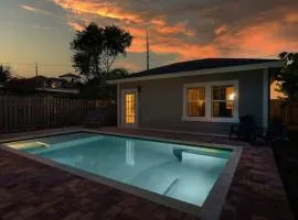 Stunning 4BR 3BA Cottage Pool 5 Min to Beach