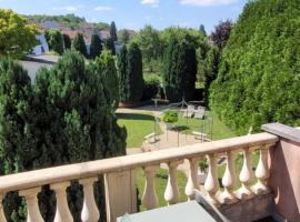 Hôtel Côté Jardin，位于Commercy的酒店