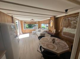 Ibiza style chalet，位于伊科斯特的酒店