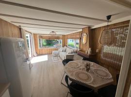 Ibiza style chalet，位于伊科斯特的木屋