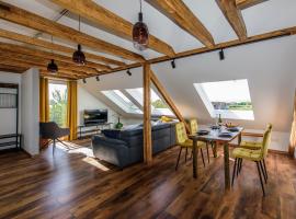 Charming Loft Ferienwohnung Bodensee，位于梅肯博伊伦的带按摩浴缸的酒店