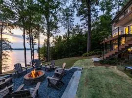Luxury Lakefront Retreat-Secluded, Hot Tub, Dock, Sunset View