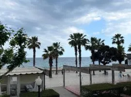 ALQUILER PISO BLANES con VISTAS AL MAR