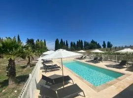 Gite pour 8 p avec Piscine sur domaine 3Ha
