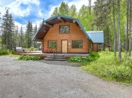 Roomy Log Cabin with Hot Tub, Walk to Kenai River!