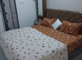 Guru krupa home stay，位于Garudeshwar的酒店