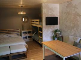 Summer Lodge - La grange aux quatres saisons - Pairi Daiza，位于布吕热莱特的酒店