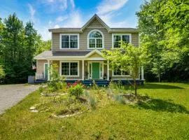 6 Mi to Mt Snow Nature-View Home with Fire Pit!