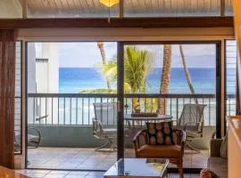 Hale Mahina B403- Beautiful 2 bedroom oceanfront condo, private beach, farmers market, and more