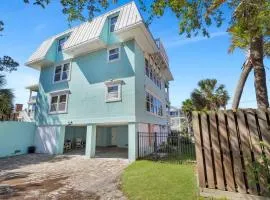 Blue Pearl Beach House Steps from Beach Access