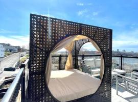 Apart Sky 2BDS 1BA 2 Parkings Terrace Best Castle View，位于莱维斯的酒店