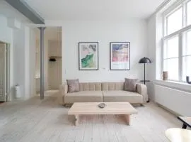 Stylish Apartment in Heart of CPH near Strøget & the Canals