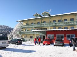 雷纳酒店，位于圣恩吉玛Klinglbach Ski Lift附近的酒店