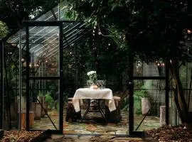 Luxury Treetop Escape with a Garden glasshouse