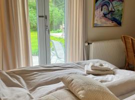 Fred og Ro Ferielejlighed，位于Ulstrup的酒店