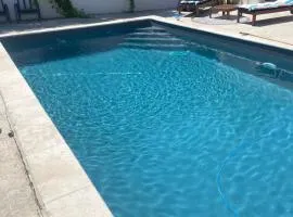 Villa piscine netflix