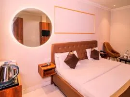 Hotel Holiday Comfort - 800 mts from Jallianwala Bagh