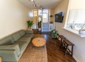 Bucktown Private Condo