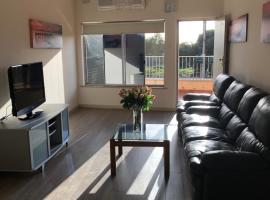 Beach side holiday unit，位于Port Adelaide的酒店