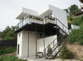 Домик 2 Kok Tobe Village，位于阿拉木图的酒店