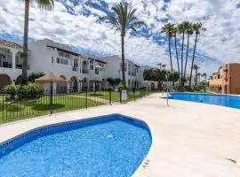 Renovated apartment on beachside with pool