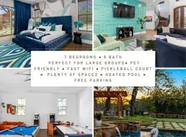 Pet friendly Retreat in Austin with Pool-Backyard