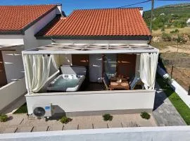 House Ivana with jacuzzi