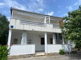 Apartmani Mara Rogoznica