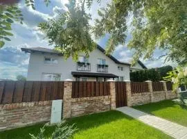 BIA Twin House