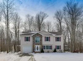 Family-Friendly Tobyhanna Home with Community Pool