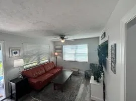 875 Oasis #1 Location!