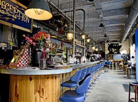 Stayokay Hostel Eindhoven - Blue Collar，位于埃因霍温Eindhoven Beukenlaan Station附近的酒店