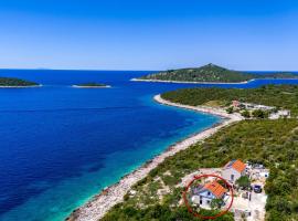 Seaside house for families with children Cove Ramascica, Trogir - 23368，位于玛里纳的酒店