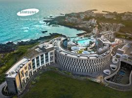 Shilla Stay Plus Iho Tewoo Ocean Front，位于济州市的酒店